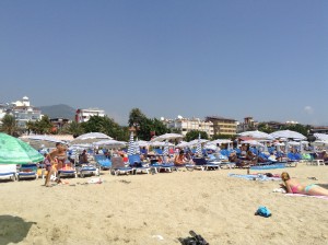 risiko for bomber i Istanbul, sikkerhed på tyrkiet ferie, sikkerheden i tyrkiet, ferie i tyrkiet, bombeangrab i istanbul, bomber i alanya, - Langt de fleste hændelser har været i den sydøstlige og østlige del af Anatolien. Altså langt fra de områder, hvor danskerne normalt kommer på ferie. Istanbul er selvfølgeli også en turistby, men det er som sagt ikke sådan, at vi fraråder rejser til Tyrkiet, borgerservice tyrkiet, Udenrigsministeriets Borgerservice rejsevejledning tyrkiet, Udenrigsministeriets Borgerservice tyrkiet