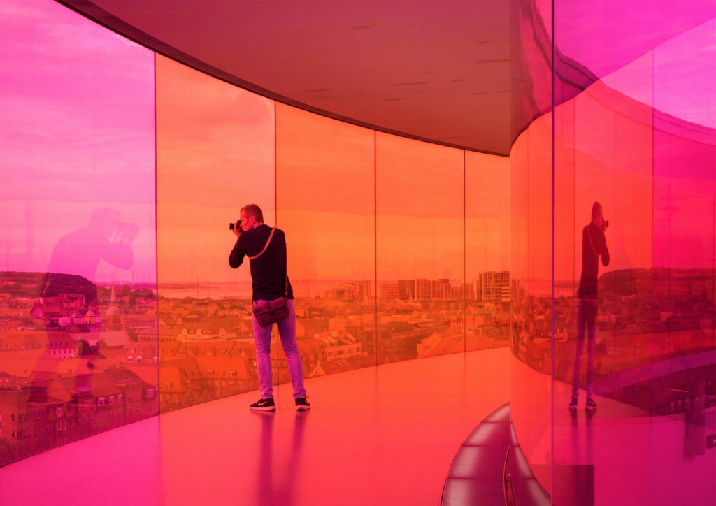 AROS MUSEUM, AROS MUSEET AARHUS, OPLEVELSER I AARHUS, SEVÆRDIGHEDER I ÅRHUS, MUSEUMS I AARHUS, MUSEER I ÅRHUS, MUSEUM I ÅRHUS, AROS KUNSTMUSEUM ÅRHUS, KUNSTMUSEUM AROS ÅRHUS, REJSEBLOG, OPLEVELSER I DANMARK, GRATIS OPLEVELSER I ÅRHUS, VISITDENMARK, BLOG OM ÅRHUS, BLOG OM AT REJSE, Panorama udsigt over Århus