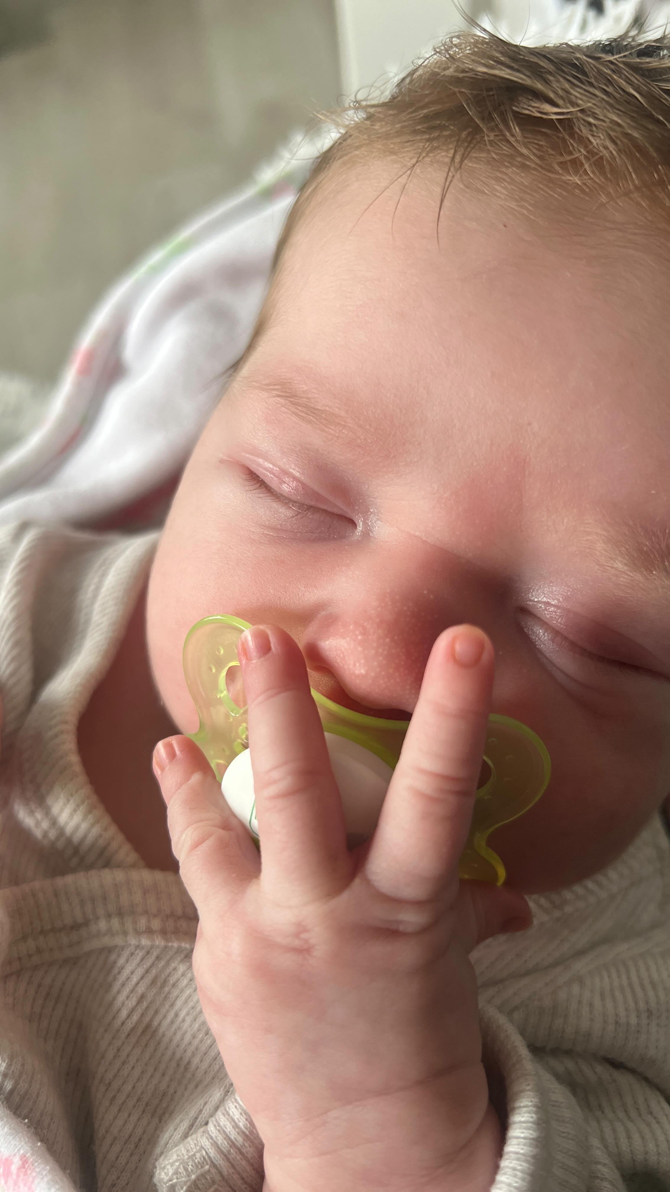 The sounds of my babies dreams, because she wanna sleep in my arms, nap-trapping me, so the only thing I can spend time on is watching reels #naptrapped #baby2025 #babymelissa #jet2holidays #jet2holidaysremix