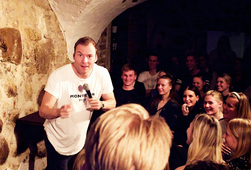 Alberts bar i århus, stand up i århus, gratis stand up i århus, Århus standup, Alberts bar standup, gratis seværdigheder i Århus, Århus seværdigheder, gå i Byen i Århus