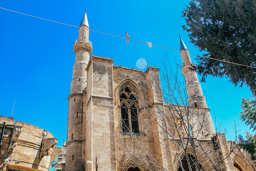 St. Sophia katedralen Selimiye moskéen, St. Sophia katedralen Nicosia, Selimiye moskéen Nicosia, en kirke der er blevet til en moské, historiske bygninger på Cypern, Cyperns historiske bygninger,