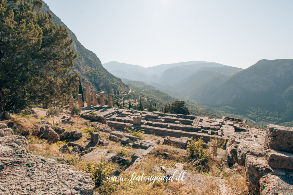 Delfi, Verdens navle, historiske steder i Grækenland, græsk historie, Oraklet i Delfi, Grækenland guide