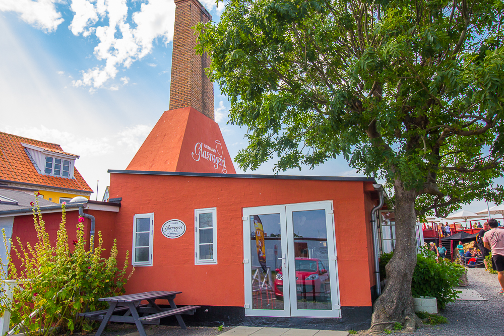 Gudhjem glasrøgeri, glaspuster Gudhjem, seværdigheder i Gudhjem,