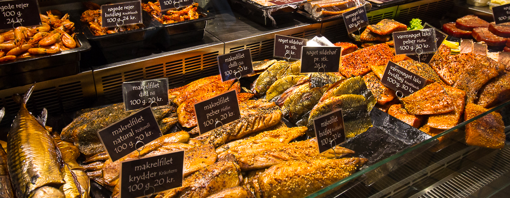 Gudhjem røgeri, røget fisk fra Bornholm, Røget sild fra Bornholm, bornholske specialiteter, fiske buffet Gudhjem, Seværdigheder i Gudhjem