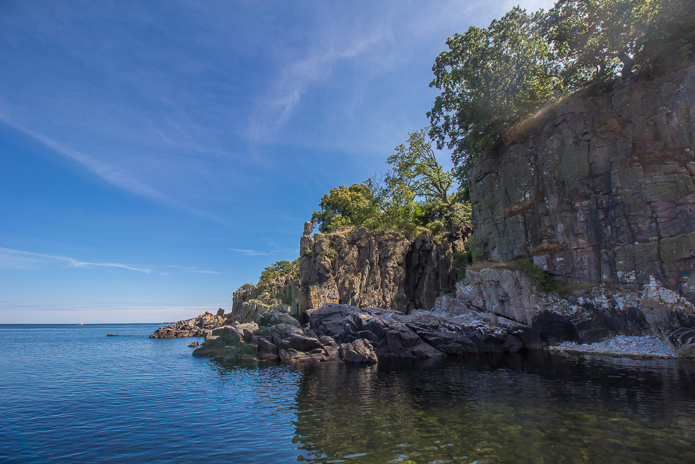 Seværdigheder nær gudhjem, unikke natur oplevelser i Danmark, Bornholm, Helligdomsklipper, Helligdomsklipperne, Seværdigheder på Bornholm, Bornholm Seværdigheder, Oplevelser på Bonrholm, Naturoplevelser på Bornholm,