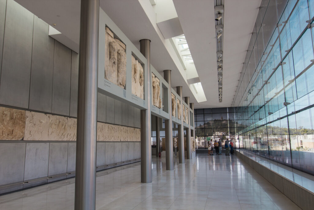 Akropolis museum, nyt Akropolis museum, seværigheder i Athen, oplevelser i Athen, must se oplevelser i Athen, pathenon athen,