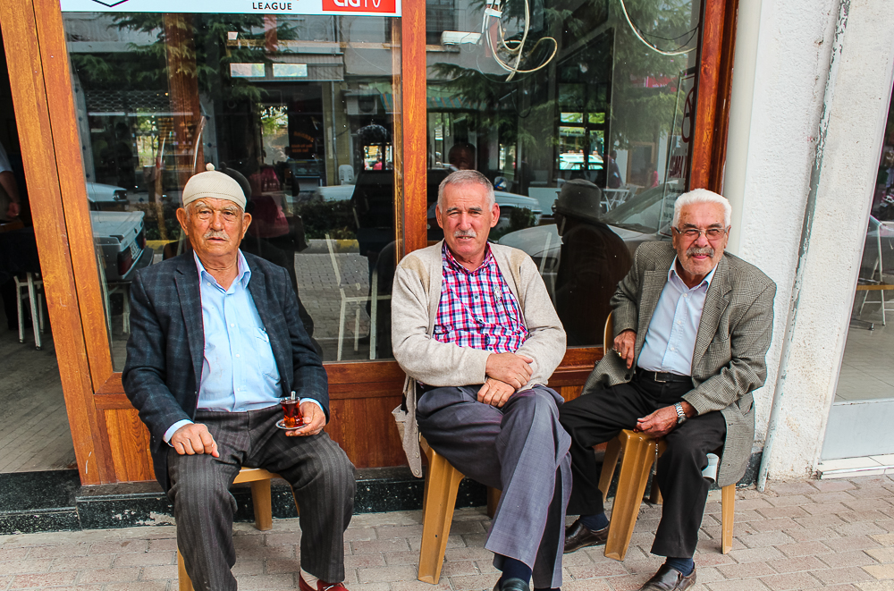 Elmali, tyrkiske landsbyer, landsbyer i Antalya, æble produktion i Tyrkiet, Elmali æbleby, tyrkiske mænd, gamle tyrkiske mænd, lokale tyrkere
