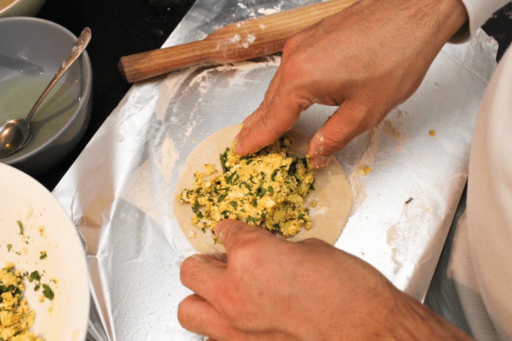 Aloo Palak Paratha opskrift, indiske pandekager, indisk fladbrød, Det indiske køkken, udenlandske opskrifter, opskrifter på udenlandsk mad, Aloo Palak Paratha fladbrød, indisk Aloo Palak Paratha
