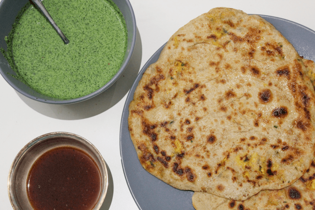 Aloo Palak Paratha opskrift, indiske pandekager, indisk fladbrød, Det indiske køkken, udenlandske opskrifter, opskrifter på udenlandsk mad, Aloo Palak Paratha fladbrød, indisk Aloo Palak Paratha