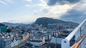 Aksla Viewpoint, Aksla udsigtspunkt, Ålesund seværdigheder, oplevelser i Aalesund rejseguide til Ålesund, rejseguide til Norge, oplevelser i Norge, must see byer i Norge, Seværdigheder i Ålesund,
