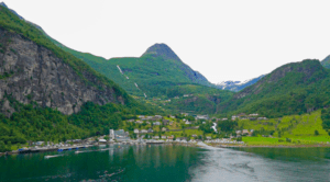 Geiranger fjord, Geiranger seværdigheder, oplevelser i Geiranger, rejseguide til Geiranger, rejseguide til norge, oplevelser i Norge, must see byer i Norge