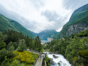 Geiranger Schaukel, Geiranger Schaukel vandfald, Geiranger fjord, Geiranger seværdigheder, oplevelser i Geiranger, rejseguide til Geiranger, rejseguide til norge, oplevelser i Norge, must see byer i Norge,