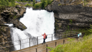 Geiranger Schaukel, Geiranger Schaukel vandfald, Geiranger fjord, Geiranger seværdigheder, oplevelser i Geiranger, rejseguide til Geiranger, rejseguide til norge, oplevelser i Norge, must see byer i Norge,