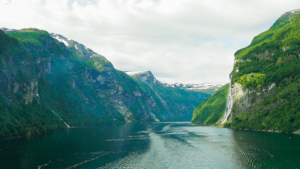 Geiranger fjord, Geiranger seværdigheder, oplevelser i Geiranger, rejseguide til Geiranger, rejseguide til norge, oplevelser i Norge, must see byer i Norge