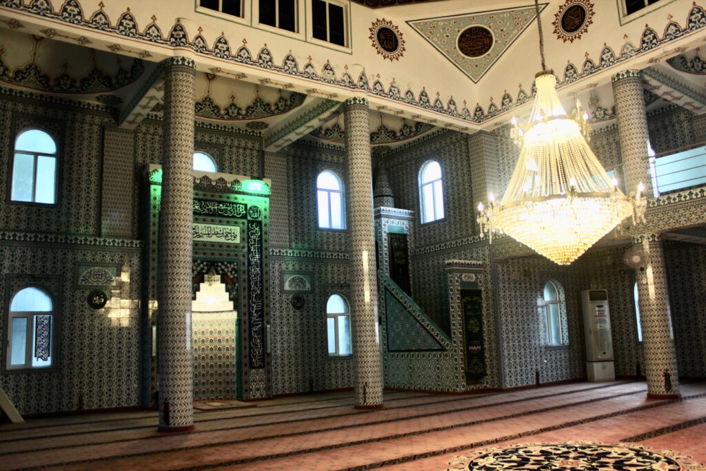 Belek strand, oplevelser i Belek, seværdigheder i Belek, feriebyer i Tyrkiet, Golf destinationer i Tyrkiet, hvor kan man spille folk i Tyrkiet, Antalya Tyrkiet, Belek moské