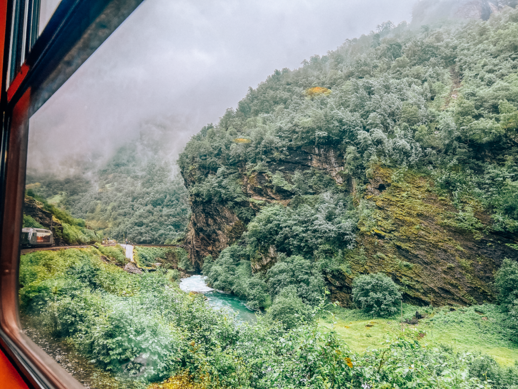 Sjove fakta om Norge, fakta om Norge, information om Norge, guide til Norge, flåm tog tur, Flåm togrejsen, Flåm i Norge, Verdens smukkeste tog rejse, smukke togrejser i Norge