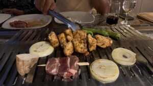 Tyrkisk svigermor, tyrkisk gift, Cappadocia, Kappadokien, rejs til Cappadocia fra Alanya, kør selv til Kappadokien, ferie med svigermor, Dansker i Tyrkiet, Cappadocia guide, Aydede restaurant, Restauranter i Kappadokien, Restauranter i Cappadocia