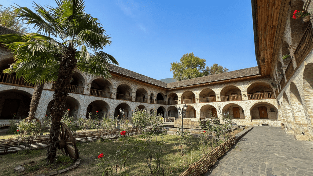 karavanestationen i Sheki, Sheki azerbaijan, karavanestationer i Azerbaijan, silkevejen, oplevelser i Azarbaijan, oplevelser i Kaukasus