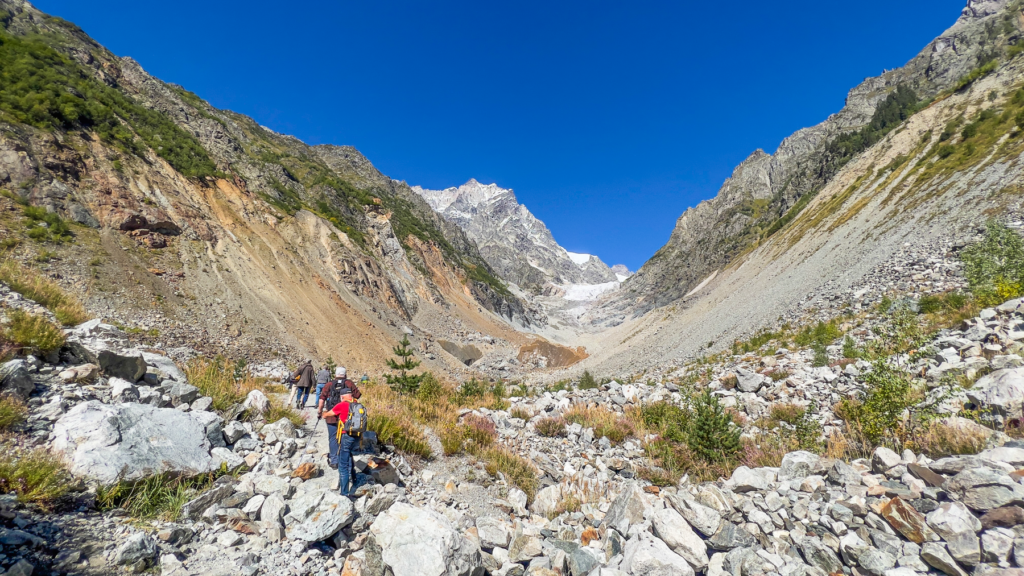 ushguli, europas højeste landsby, landsbyer i georgien, højste landsbyer i Europa, Ushguli landsby, Svaneti Georgien, Georgien Svaneti regionen, Vandre i Svaneti, Enguri kløften Mestia, Mestia Svaneti, vandre i Georgien,