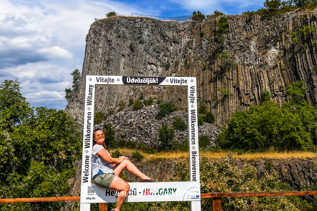 Balaton-felvidék, urtidsvulkaner i Ungarn, geologiske seværdigheder ved Balatonsøen, oplevelser i Balaton-området, gamle vulkanbjerge i Ungarn, Tapolca-bjergene, basaltformationer og lavalandskaber, natur og historie i Ungarn, Balaton-felvidék Nationalpark, unikke landskaber i Centraleuropa, vulkanske kegler og vinmarker, rejseoplevelser i Ungarns natur, must-see naturattraktioner ved Balaton, geologiske vidundere i Ungarn, gammel vulkansk aktivitet i Balatonområdet, vin og vulkanjord i Ungarn, Sjove fakta om Budapest, fun facts om Budapest, overraskende ting om Ungarns hovedstad, kuriositeter om Budapest, historiske overraskelser i Budapest, Budapest og termiske kilder, Budapest har mere end 100 varme kilder, kælenavnet “Østens Paris”, kædebroen og dens løver uden tunger-myten, Buda og Pest var to byer før 1873, Budapest har verdens ældste metrolinje på det europæiske fastland, ruinbarer i gamle bygninger, termiske bade under jorden, kæmpe parlament med 691 rum, Budapest er billig men luksuriøs, unikke oplevelser i en historisk og livlig storby.