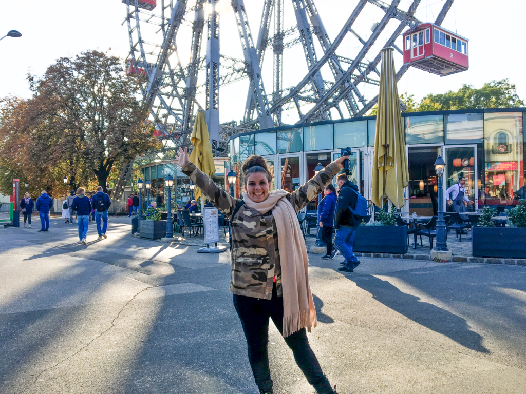 Prater Park, Wiener Prater, seværdigheder i Wien, oplevelser i Østrig, forlystelsespark i Wien, Wiener Riesenrad, must-see i Wien, turistattraktioner i Wien, historiske parker i Østrig, underholdning i Wien, grønne områder i Wien, familievenlige aktiviteter i Wien, Prater forlystelser, kulturarv i Wien, ikoniske steder i Wien, udendørs aktiviteter i Wien, sightseeing i Østrig, klassiske forlystelser i Wien, rekreation i Wien.