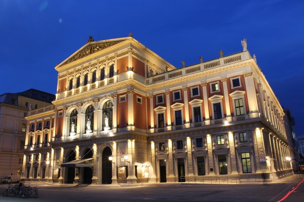 Theophil Hansen, arkitekt Theophil Hansen, Wiens berømte arkitekter, klassisk arkitektur i Wien, historicisme i Østrig, berømte bygninger designet af Theophil Hansen, arkitektoniske mesterværker i Wien, Wiener Ringstraße, nyklassicistisk arkitektur, Østrigs kulturarv, ikoniske vartegn i Wien, paladser og offentlige bygninger i Wien, kunst og arkitektur i Østrig, berømte europæiske arkitekter.
Musikverein, Wiener Musikverein, koncertsal i Wien, Wiens musikhistorie, hjemsted for Wiener Filharmonikerne, seværdigheder i Wien, must-see i Wien, klassisk musik i Østrig, Nytårskoncert i Wien, arkitektur af Theophil Hansen, berømte koncertsale i Europa, UNESCO-kulturarv i Wien, musikoplevelser i Wien, kultur og kunst i Østrig, Wiens berømte musiksteder, klassisk koncert i Wien, bedste koncertsale i verden.
