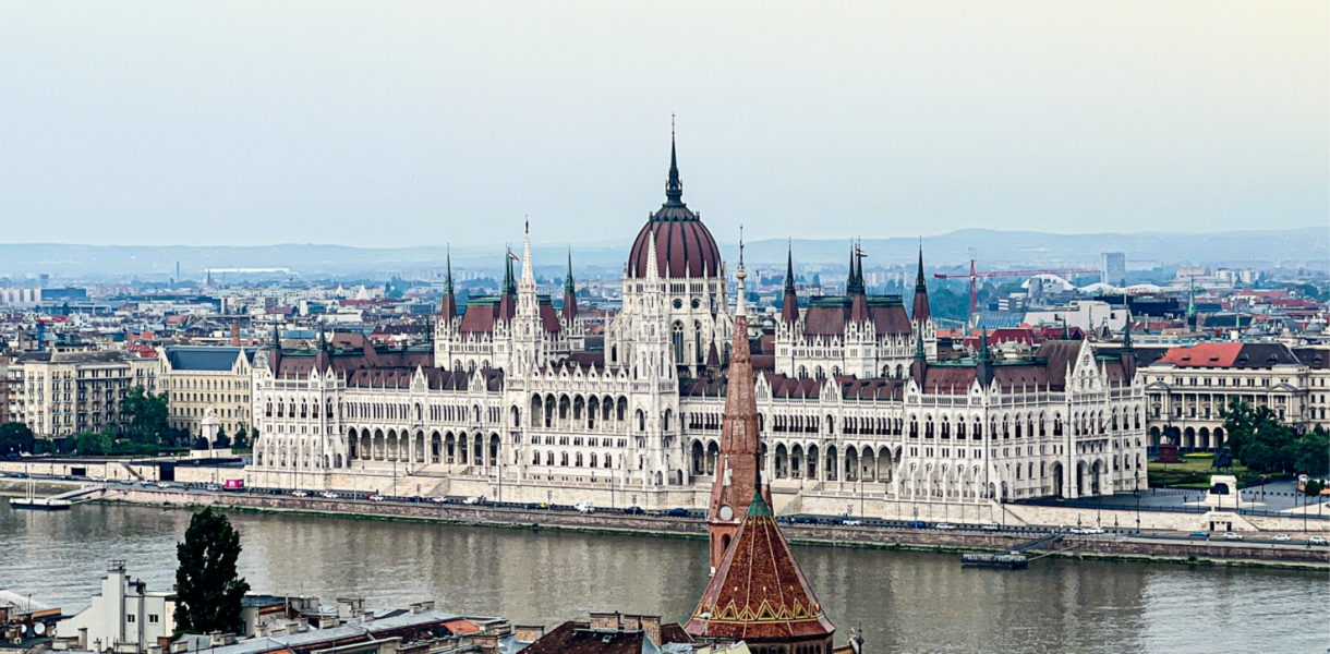 Rejseguide til Ungarn, seværdigheder i Ungarn, oplevelser i Ungarn, Budapest guide, Balatonsøen, Pécs, nationale parker og naturreservater i Ungarn, Ungarsk madkultur, must-see steder i Ungarn, slotte i ungarn, Ungarn som rejsemål, trakfik i ungarn, ungarsk parlør, gode rejseråd til ungarn, sådan rejser du i ungarn,