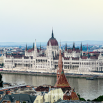 Rejseguide til Ungarn, seværdigheder i Ungarn, oplevelser i Ungarn, Budapest guide, Balatonsøen, Pécs, nationale parker og naturreservater i Ungarn, Ungarsk madkultur, must-see steder i Ungarn, slotte i ungarn, Ungarn som rejsemål, trakfik i ungarn, ungarsk parlør, gode rejseråd til ungarn, sådan rejser du i ungarn,