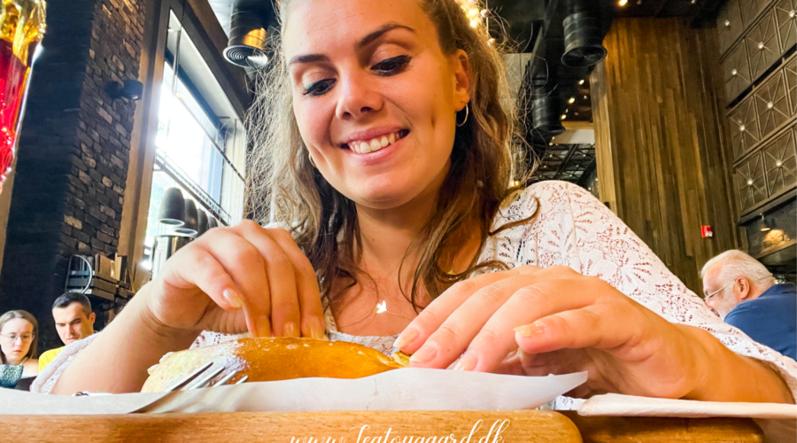 Armensk mad, mad fra Armenien, hvor skal man spise i Armenien, Armensk Khachpuri, georgisk ostebrød, ostebrød i Georgien, restaurantguide til Jerevan, Sherep restaurant Jerevan, Sherep restaurant Republic Square yerevan, restauranter i Yerevan