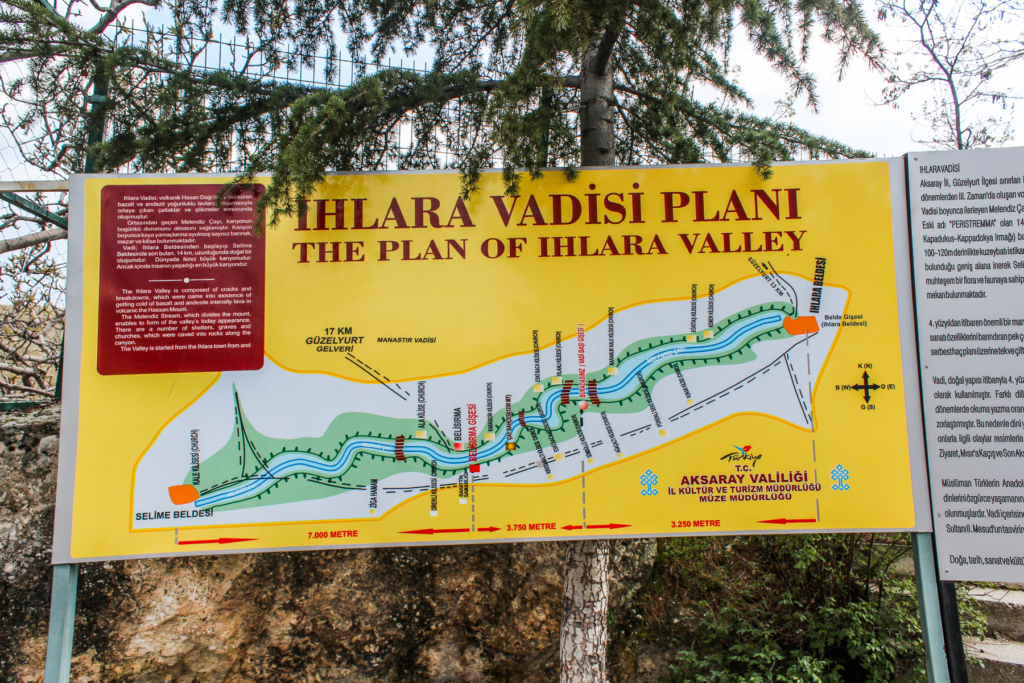 Ihlara-dalen, vulkansk kløft i Kappadokien, naturskønt vandreområde i Aksaray-provinsen, klippekirker og byzantinsk arv, tidlig kristendom i Anatolien, hulekirker med farverige fresker, Melendiz-floden gennem frodig dal, populære seværdigheder som Ağaçaltı, Yılanlı og Sümbüllü kirkerne, kirkerute med historie og natur, vandring i Kappadokien, skjult perle i det centrale Tyrkiet, kulturarv og naturforbindelse, historiske klostre og grotter i klippesider, kirker i Kappadokien, Guide til Ihlara dalen, Ihlara dalen Kappadokien,