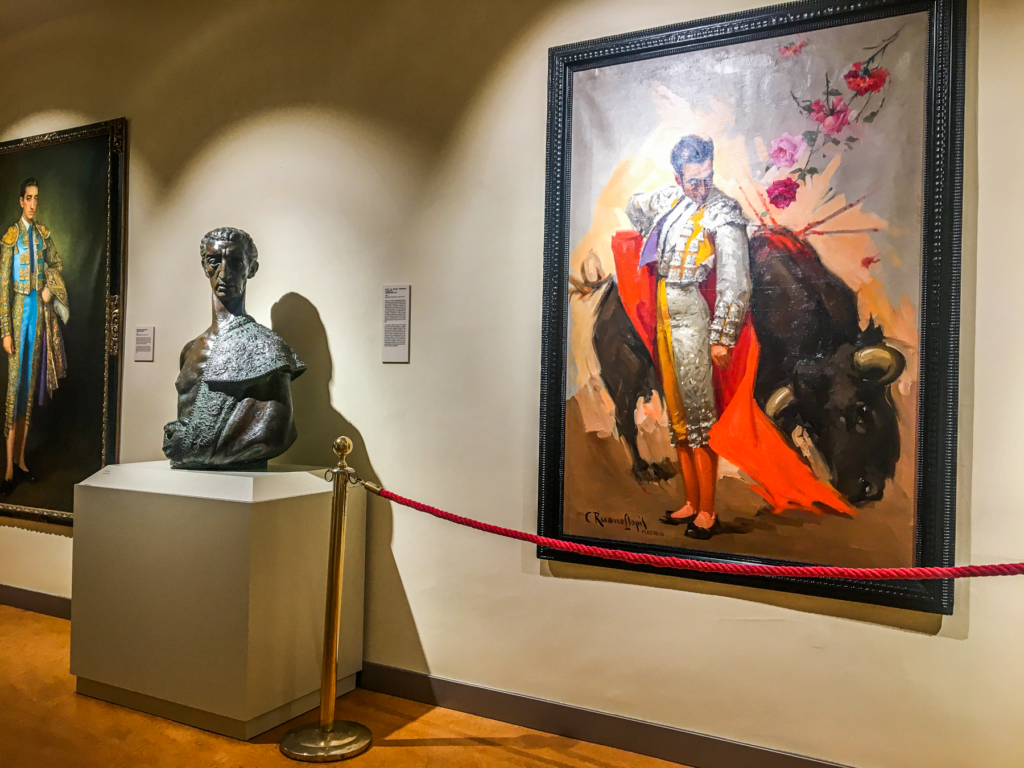 Tyrefægtere i Spanien, spansk tyrefægtningstradition, matadorer i tyrefægterarenaen, kulturel arv og kontrovers i Spanien, historiske tyrefægtere og moderne opvisninger, tyrefægtning som spansk symbol, tyrefægtning i Andalusien og Madrid, oplevelser i spanske tyrefægterarenaer, tyrefægtning og Fiesta Nacional, spansk kultur og tradition, kontroversiel men ikonisk del af Spaniens historie.