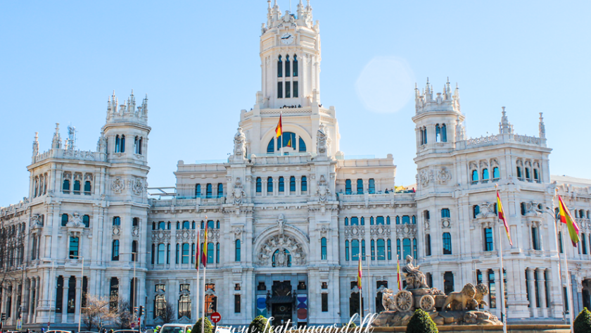 Seværdigheder i Madrid, oplevelser i Spaniens hovedstad, historiske og kulturelle attraktioner i Madrid, Prado-museet, Reina Sofía og Thyssen-Bornemisza, Palacio Real de Madrid, Puerta del Sol og Plaza Mayor, Retiro-parken og Palacio de Cristal, Santiago Bernabéu stadion, Gran Vía shopping og underholdning, Debod-templet, must-see attraktion i Madrid, seværdighed i Madrid centrum, must-see oplevelse i Madrid, must-see i Madrid, historiske og kulturelle oplevelser i Madrid centrum, Seværdigheder i Madrid, oplevelser i Spaniens hovedstad, Madrid rejseguide,