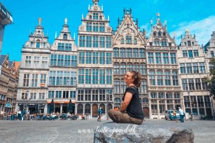 sjove oplysninger om Belgien, Sjove fakta om Belgien, Belgien sjove oplysninger, mærkelige traditioner i Belgien, Manneken Pis og Jeanneke Pis, belgiske øl og vafler, tegneserier fra Belgien, Tintin og Smølferne, Bruxelles oplevelser, Belgien kuriositeter, underholdende fakta om Belgien, kultur og skikke i Belgien, belgiske særheder, Belgien trivia, oplev Belgien, Antwerpen i Belgien, havneby i Belgien, diamantbyen Antwerpen, shopping i Antwerpen, modeby i Europa, seværdigheder i Antwerpen, gotiske katedraler i Belgien, kultur og historie i Antwerpen, museer og kunst i Antwerpen, Rubens’ hjemby, oplevelser i Flandern, arkitektur i Antwerpen, rejse til Antwerpen, turisme i Belgien, historiske byer i Belgien