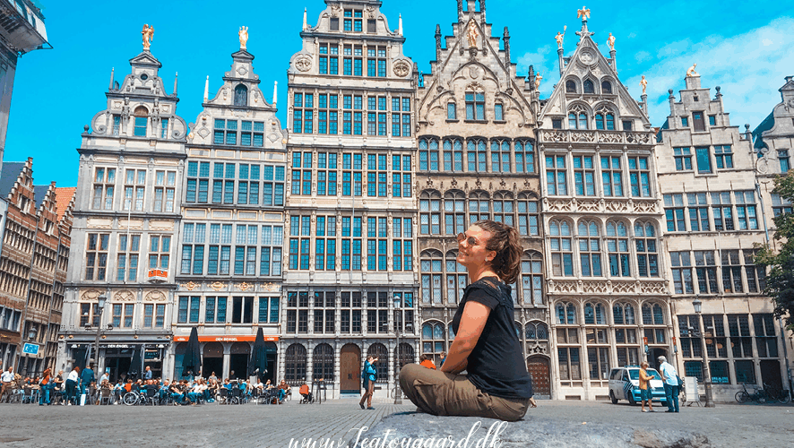 sjove oplysninger om Belgien, Sjove fakta om Belgien, Belgien sjove oplysninger, mærkelige traditioner i Belgien, Manneken Pis og Jeanneke Pis, belgiske øl og vafler, tegneserier fra Belgien, Tintin og Smølferne, Bruxelles oplevelser, Belgien kuriositeter, underholdende fakta om Belgien, kultur og skikke i Belgien, belgiske særheder, Belgien trivia, oplev Belgien, Antwerpen i Belgien, havneby i Belgien, diamantbyen Antwerpen, shopping i Antwerpen, modeby i Europa, seværdigheder i Antwerpen, gotiske katedraler i Belgien, kultur og historie i Antwerpen, museer og kunst i Antwerpen, Rubens’ hjemby, oplevelser i Flandern, arkitektur i Antwerpen, rejse til Antwerpen, turisme i Belgien, historiske byer i Belgien