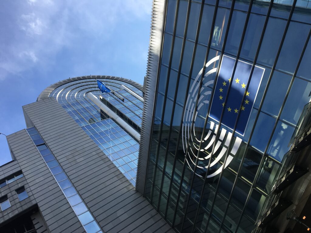 EU-Parlamentet i Bruxelles, Europaparlamentet Belgien, besøg EU-institutioner, Bruxelles seværdigheder, oplevelser i Bruxelles, Europa-Parlamentet bygning, moderne arkitektur Bruxelles, EU-politik centrum, institutioner i EU, parlament i Belgien, politiske institutioner i Bruxelles, guidede ture i EU-Parlamentet, EU-beslutningsproces, europæisk demokrati, Bruxelles historiske og moderne steder, gratis seværdigheder i Bruxelles, Bruxelles rejseguide, ting at lave i Bruxelles, seværdigheder i Belgien, EU og Bruxelles, europæisk kultur og politik