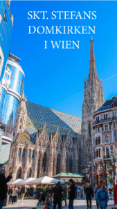 Stephansdom, Stefanskirken i Wien, St. Stephen’s Cathedral, seværdigheder i Wien, oplevelser i Østrig, historiske kirker i Wien, gotisk arkitektur i Østrig, must-see i Wien, turistattraktioner i Wien, religiøse monumenter i Østrig, kulturarv i Wien, Wiens domkirke, berømte vartegn i Wien, historiske seværdigheder i Østrig, sightseeing i Wien, ikoniske bygninger i Wien, kirker og katedraler i Østrig, Wiens skyline, kunst og historie i Wien.
