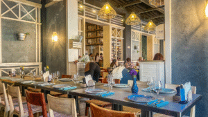Lavash Restaurant Jerevan, bedste restaurant i Jerevan Armenien, armensk gourmetmad i centrum af Jerevan, traditionelle armenske retter i moderne omgivelser, Lavash restaurant madoplevelse, armensk brunch og middag, populære spisesteder i Armenien, atmosfærisk restaurant i Yerevan, Lavash armenian cuisine, must-visit restaurant i Armenien, autentisk mad og service i Jerevan, Tea Tougaard besøger Lavash