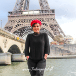 Rejsebloggen Tea Tougaard i Paris, oplevelser ved Eiffeltårnet, Paris som rejsemål, Paris guide af Tea Tougaard, blogindhold om Paris, Eiffeltårnet som seværdighed i Paris, fransk storbyrejse med rejseblogger, billeder fra Paris på rejseblog, Paris og romantik i blogindlæg, blog om storbyferie i Frankrig, Tea Tougaard rejser til Paris, turistoplevelser ved Eiffeltårnet, Sjove fakta om Paris, overraskende ting om Paris, fun facts om Eiffeltårnet, kulturelle kuriositeter fra Paris, skæve fakta om den franske hovedstad, mærkværdige parisiske traditioner, Paris trivia til rejseblog, Tea Tougaard rejseblog Paris, facts om Paris historie og hverdag, underholdende viden om Paris, ukendte seværdigheder i Paris, sjove rejseoplevelser i Paris