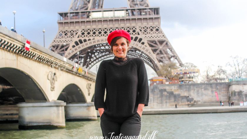 Rejsebloggen Tea Tougaard i Paris, oplevelser ved Eiffeltårnet, Paris som rejsemål, Paris guide af Tea Tougaard, blogindhold om Paris, Eiffeltårnet som seværdighed i Paris, fransk storbyrejse med rejseblogger, billeder fra Paris på rejseblog, Paris og romantik i blogindlæg, blog om storbyferie i Frankrig, Tea Tougaard rejser til Paris, turistoplevelser ved Eiffeltårnet, Sjove fakta om Paris, overraskende ting om Paris, fun facts om Eiffeltårnet, kulturelle kuriositeter fra Paris, skæve fakta om den franske hovedstad, mærkværdige parisiske traditioner, Paris trivia til rejseblog, Tea Tougaard rejseblog Paris, facts om Paris historie og hverdag, underholdende viden om Paris, ukendte seværdigheder i Paris, sjove rejseoplevelser i Paris