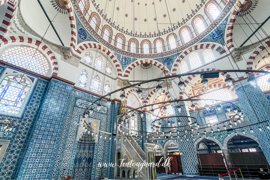 Moske Ge R Seværdighed: Den skjulte Rustem Pasha moské i Istanbul - Rejsebloggen ...