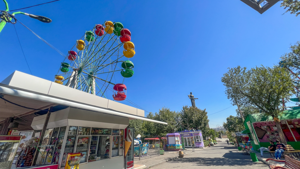 Armenien, Jerevan, rejseguide til Jerevan, rejseguide til Armenien, ferie i Armenien, oplevelser i Jerevan, seværdigheder i Jerevan, hvad skal man opleve i Armenien, Armeniens hovedstad, rejsetips til Armenien, rejse på egen hånd i Armenien, kultur i Armenien, historie i Armenien, armensk mad, armenske seværdigheder, weekend i Jerevan, backpacking i Armenien, Kaukasus rejse, rejseblog om Armenien, dansk rejseblog, Danish travel blog, blog om at rejse, rejseblogger anbefaling, oplevelser i Kaukasus, Jerevan seværdigheder, guide til Armenien, rejseinspiration Armenien, historiske klostre i Armenien, storbyferie i Jerevan, Armenien rejseblog