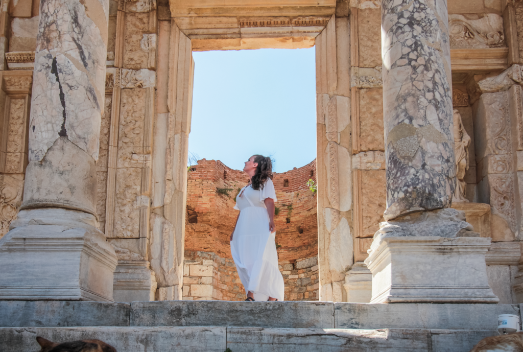 Efesos, Ephesos, Ephesus, Efesos Tyrkiet, Ephesos Tyrkiet, Ephesus Turkey, ruiner i Efesos, antikke ruiner i Tyrkiet, den antikke by Efesos, Efesos ruinby, seværdigheder i Efesos, oplevelser i Efesos, museer i Efesos, Efesos museum, Ephesus Museum, Selçuk museum, arkæologisk museum i Selçuk, arkæologiske udgravninger i Tyrkiet, antikke byer i Tyrkiet, romerske ruiner i Tyrkiet, græske ruiner i Tyrkiet, Celsus biblioteket, Library of Celsus, det store teater i Efesos, Artemis-templet, Temple of Artemis, Efesos historie, UNESCO Efesos, UNESCO i Tyrkiet, historiske seværdigheder i Tyrkiet, kulturrejse i Tyrkiet, Selçuk Tyrkiet, rejseguide til Efesos, rejseblog om Tyrkiet, dansk rejseblog, Danish travel blog, Tyrkiet rejseblog