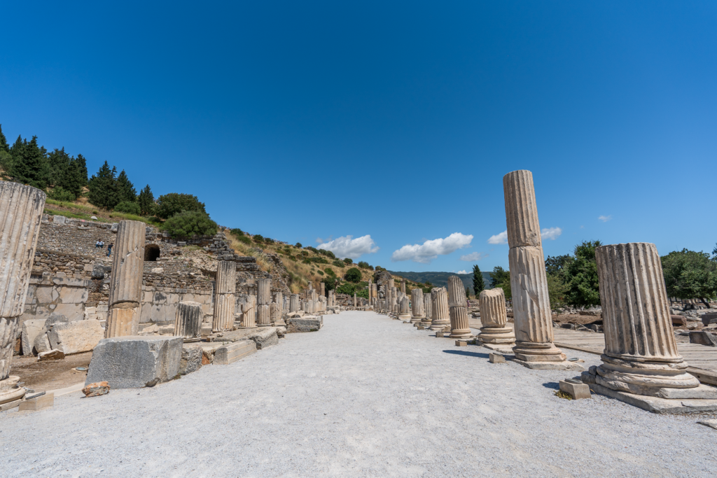 Efesos, Ephesos, Ephesus, Efesos Tyrkiet, Ephesos Tyrkiet, Ephesus Turkey, ruiner i Efesos, antikke ruiner i Tyrkiet, den antikke by Efesos, Efesos ruinby, seværdigheder i Efesos, oplevelser i Efesos, museer i Efesos, Efesos museum, Ephesus Museum, Selçuk museum, arkæologisk museum i Selçuk, arkæologiske udgravninger i Tyrkiet, antikke byer i Tyrkiet, romerske ruiner i Tyrkiet, græske ruiner i Tyrkiet, Celsus biblioteket, Library of Celsus, det store teater i Efesos, Artemis-templet, Temple of Artemis, Efesos historie, UNESCO Efesos, UNESCO i Tyrkiet, historiske seværdigheder i Tyrkiet, kulturrejse i Tyrkiet, Selçuk Tyrkiet, rejseguide til Efesos, rejseblog om Tyrkiet, dansk rejseblog, Danish travel blog, Tyrkiet rejseblog