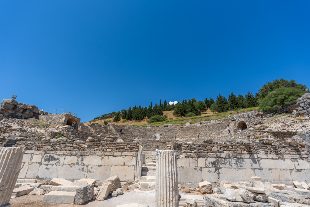 Efesos, Ephesos, Ephesus, Efesos Tyrkiet, Ephesos Tyrkiet, Ephesus Turkey, ruiner i Efesos, antikke ruiner i Tyrkiet, den antikke by Efesos, Efesos ruinby, seværdigheder i Efesos, oplevelser i Efesos, museer i Efesos, Efesos museum, Ephesus Museum, Selçuk museum, arkæologisk museum i Selçuk, arkæologiske udgravninger i Tyrkiet, antikke byer i Tyrkiet, romerske ruiner i Tyrkiet, græske ruiner i Tyrkiet, Celsus biblioteket, Library of Celsus, det store teater i Efesos, Artemis-templet, Temple of Artemis, Efesos historie, UNESCO Efesos, UNESCO i Tyrkiet, historiske seværdigheder i Tyrkiet, kulturrejse i Tyrkiet, Selçuk Tyrkiet, rejseguide til Efesos, rejseblog om Tyrkiet, dansk rejseblog, Danish travel blog, Tyrkiet rejseblog